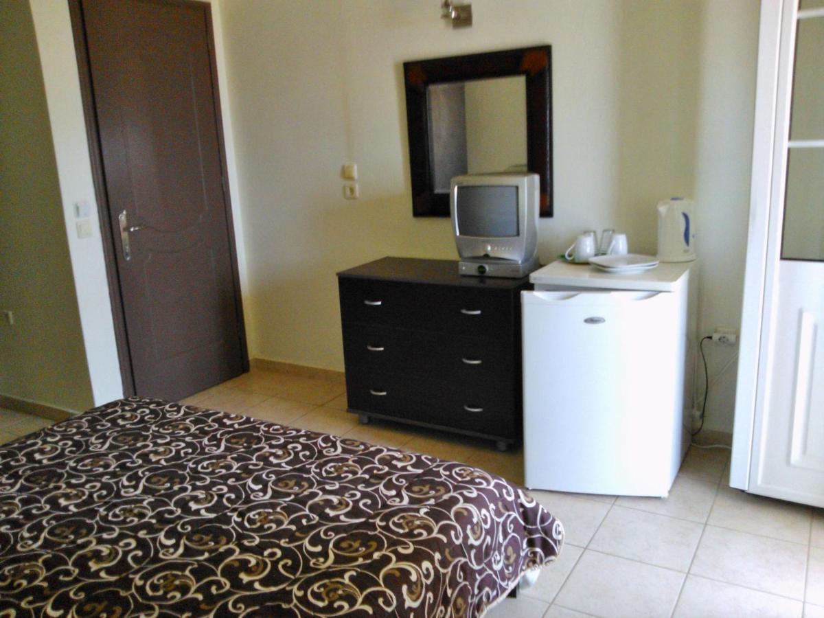 Niriides Apartments Asos Chambre photo