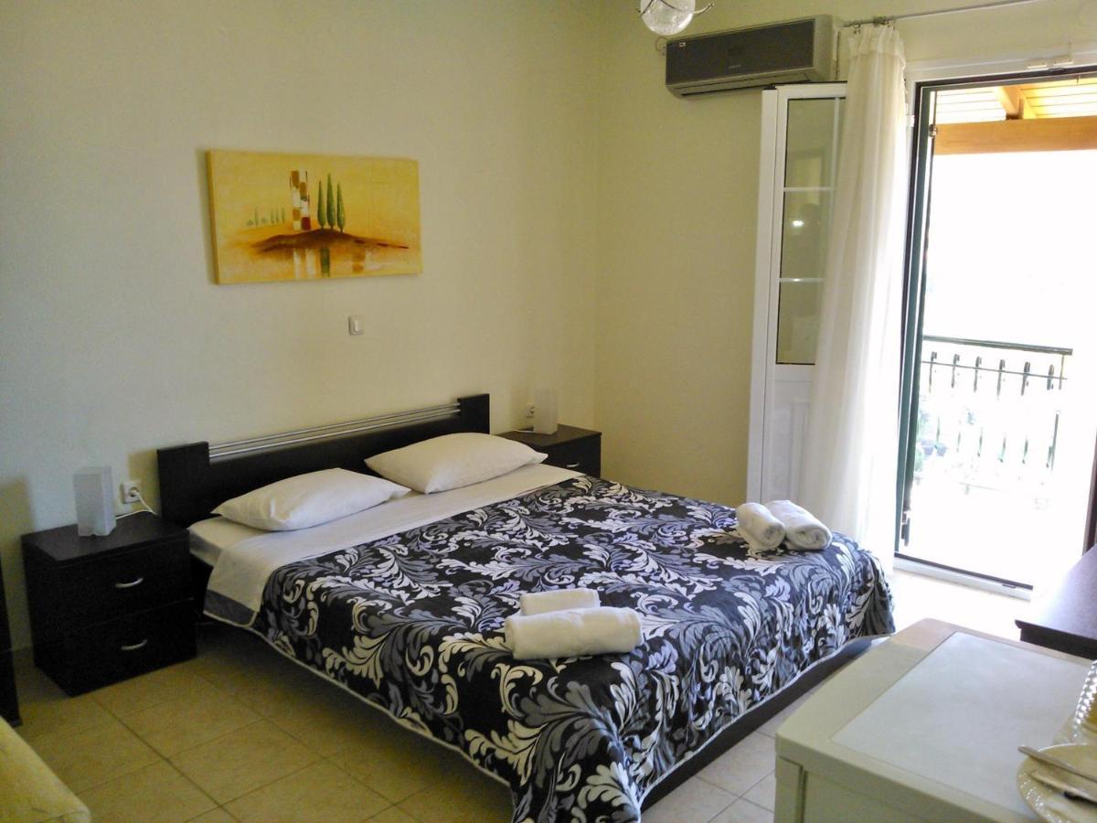 Niriides Apartments Asos Chambre photo